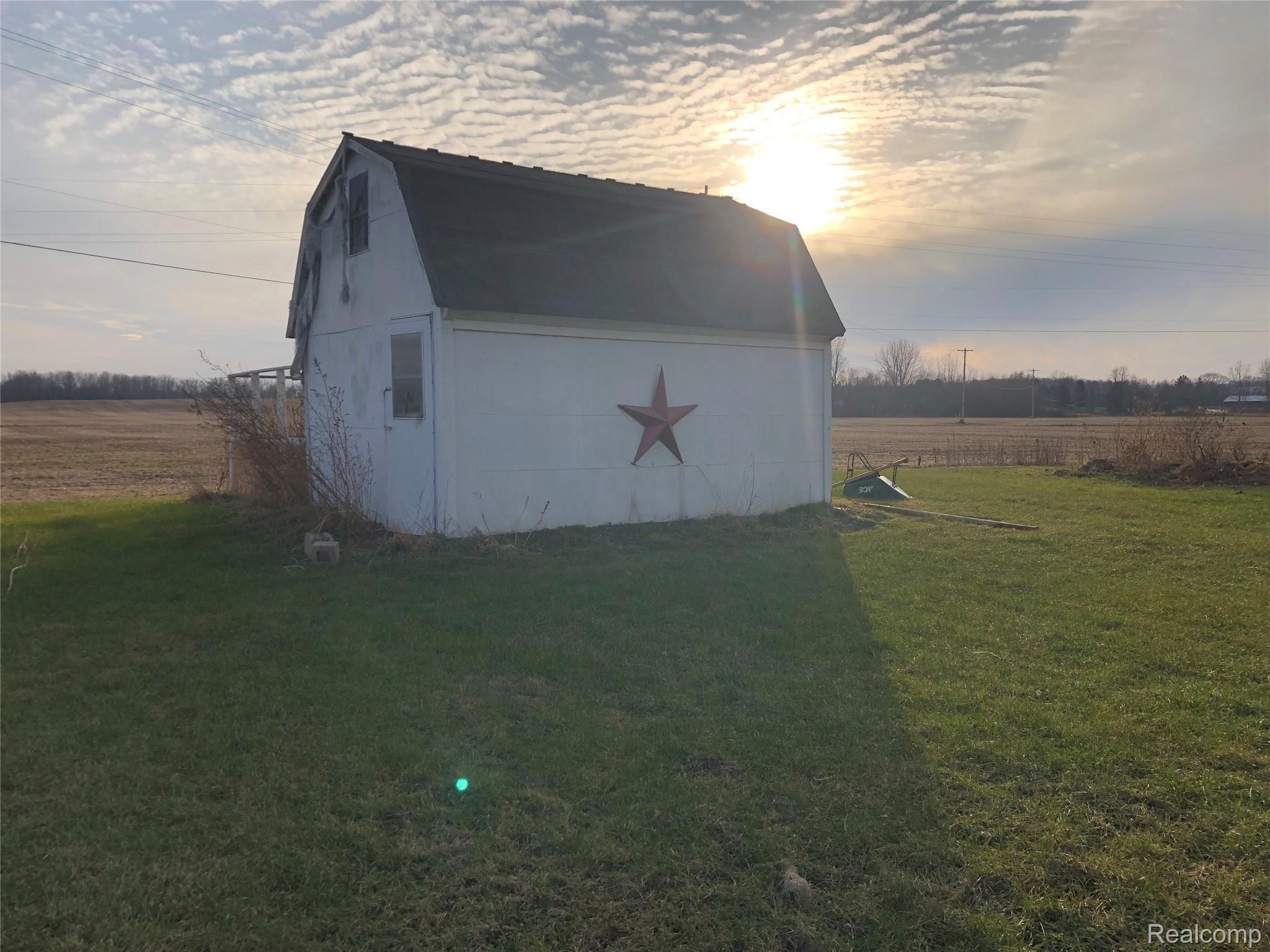 6438 East Bennington Road Durand, MI 48429 - Photo 24 of 27 Larger Shed! Home Backs Up To Farm Fields!