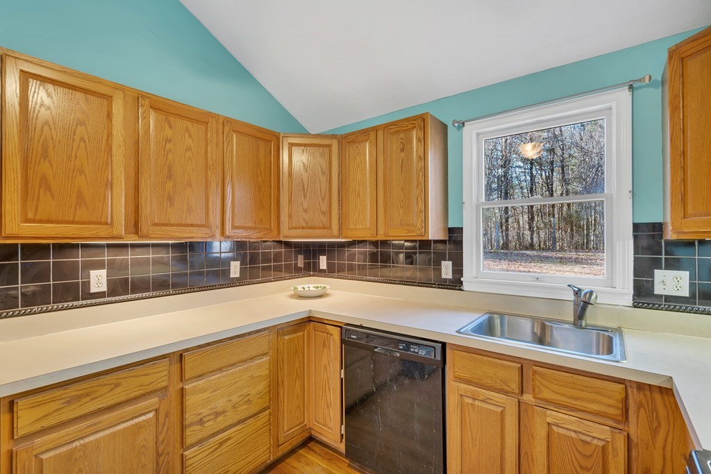 259 Davis Road Ashby, MA 01431 - Photo 17 of 36 Gallery Image 17