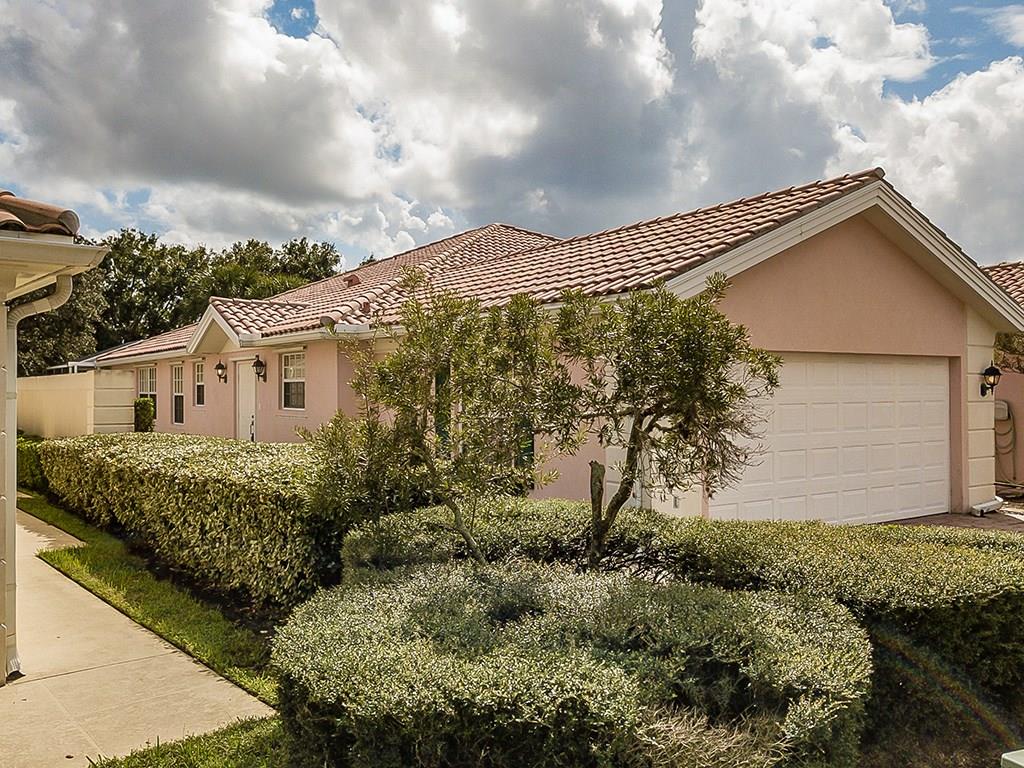 980 Southwest Tamarrow Place Stuart, FL 34997 - Photo 2 of 30 Gallery Image 2