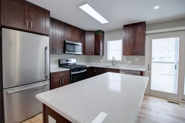 $2,600 | 225 Haller Avenue, Romeoville, IL 60446