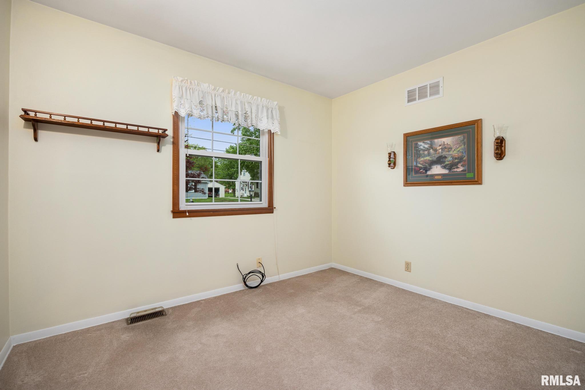 200 Bess Street Washington, IL 61571 - Photo 11 of 31