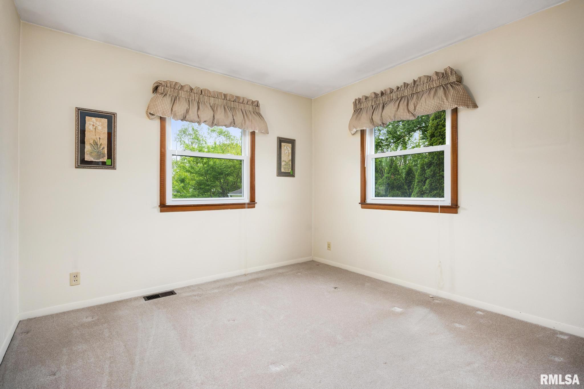 200 Bess Street Washington, IL 61571 - Photo 14 of 31