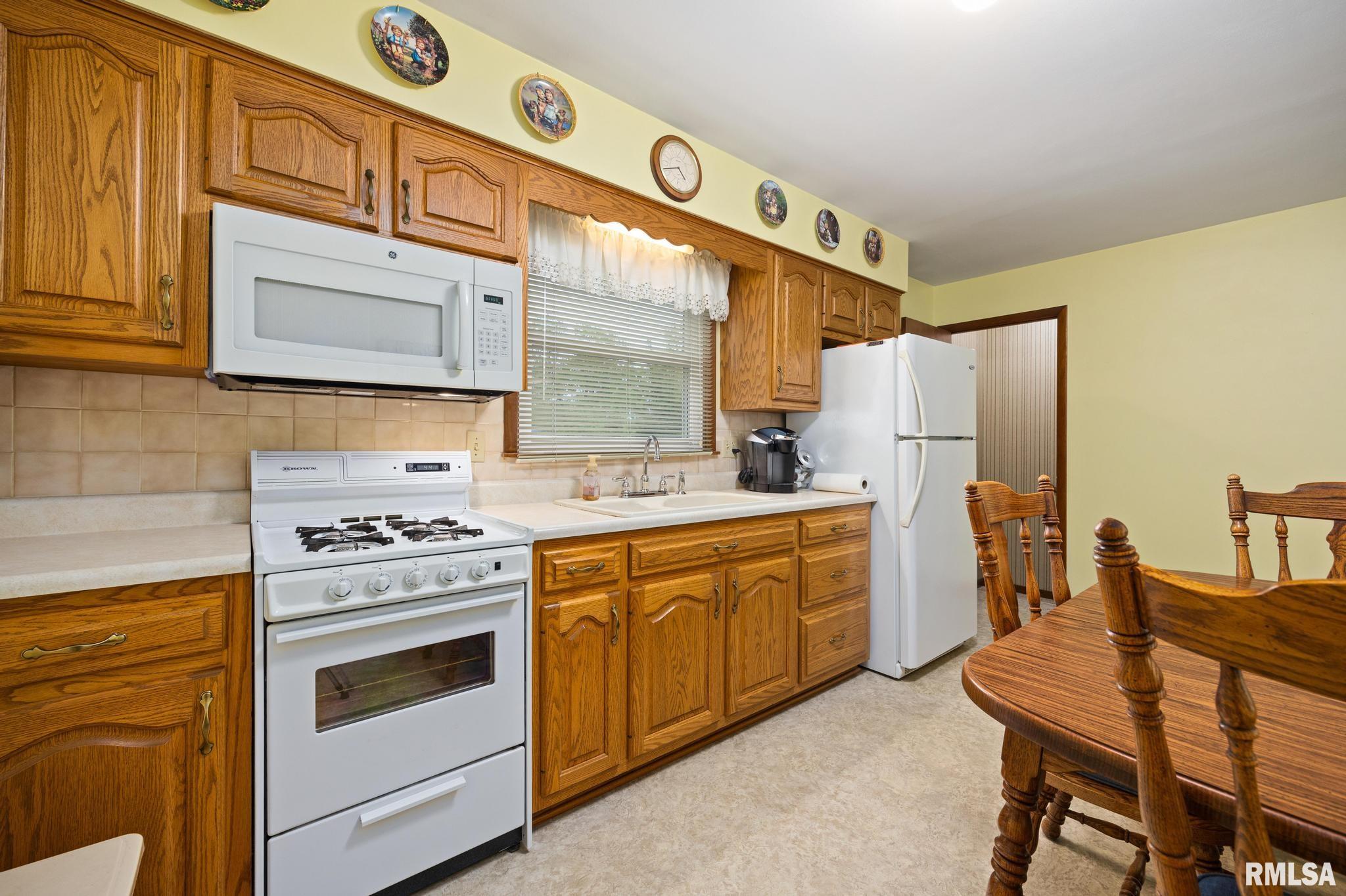 200 Bess Street Washington, IL 61571 - Photo 10 of 31