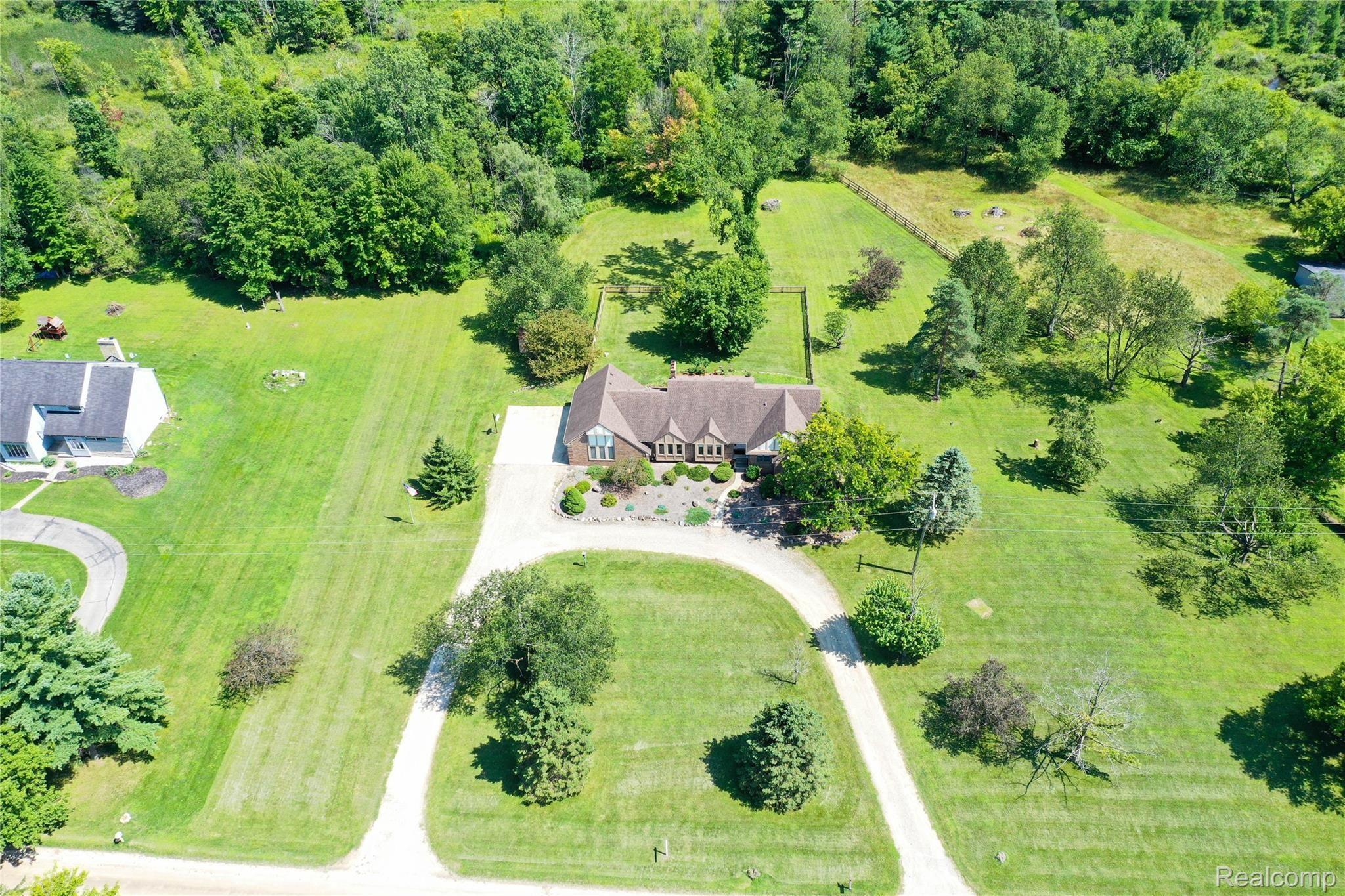 2859 Pleasant Valley Road Brighton, MI 48114 - Photo 34 of 43 Drone6.jpg