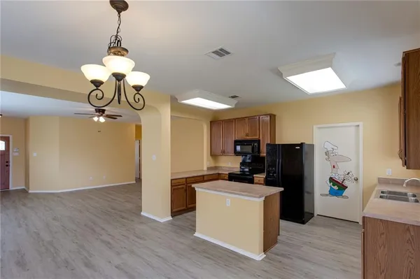 $1,950 | 1651 Bayland Street, Round Rock, TX 78664