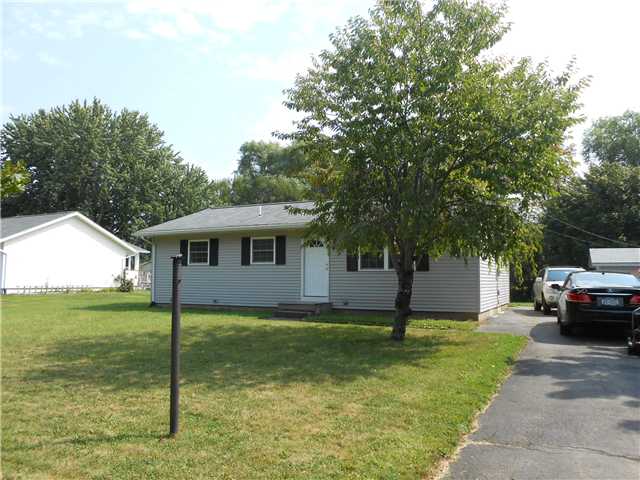 88 Farnsworth Road North Henrietta, NY 14623 - Photo 1 of 1 Exterior Front New vinyl siding