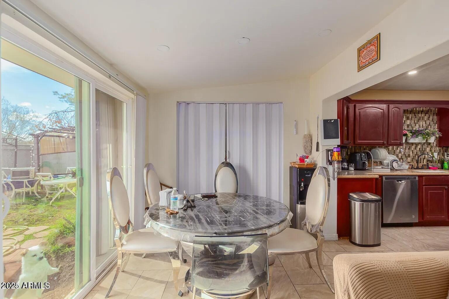 3121 West Greenway Road Phoenix, AZ 85053 - Photo 13 of 32 13 - Eat-in Kitchen