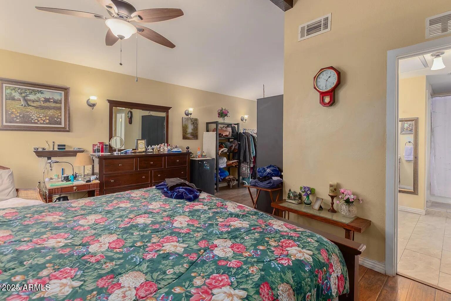 3121 West Greenway Road Phoenix, AZ 85053 - Photo 18 of 32 18 - Primary Bedroom