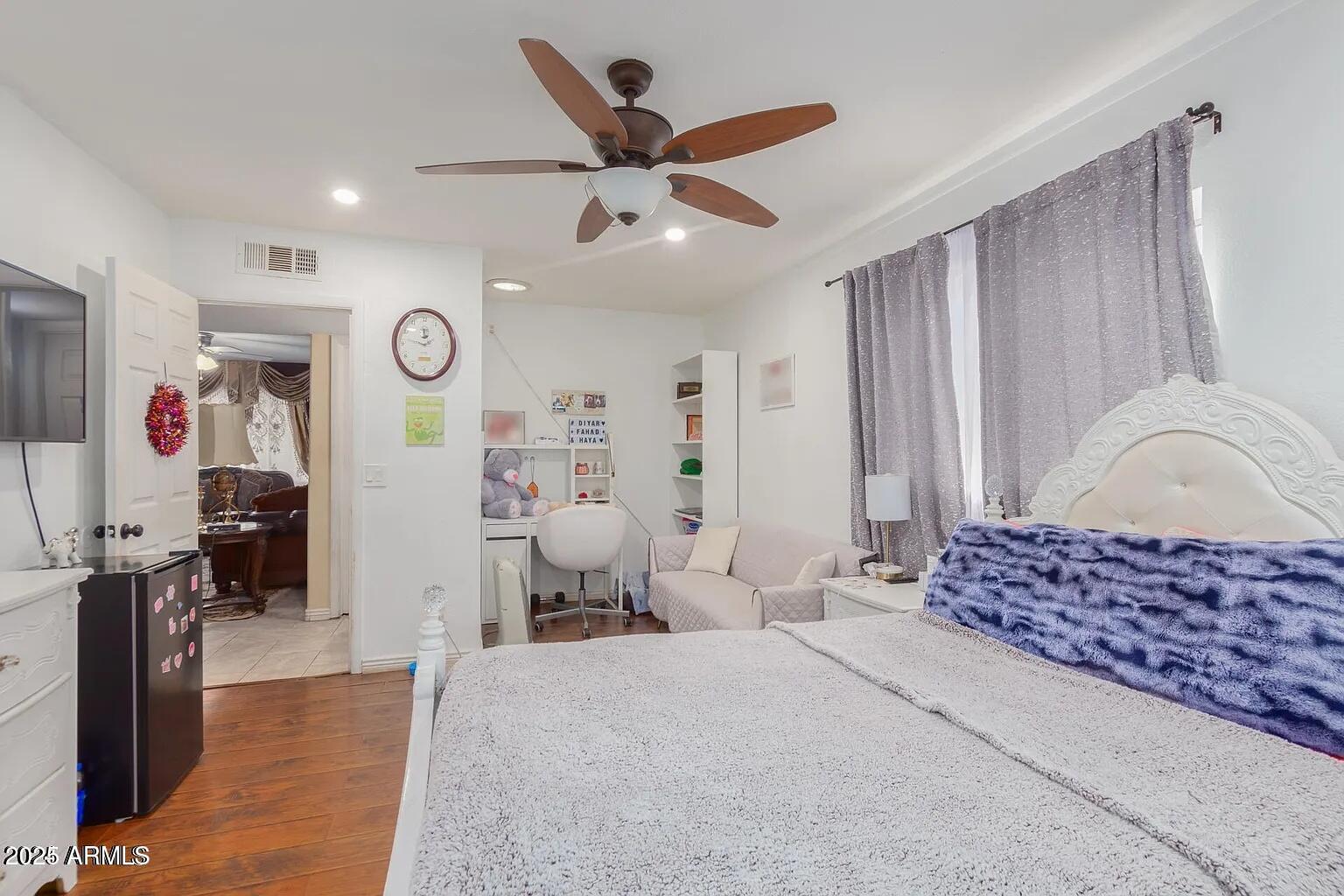 3121 West Greenway Road Phoenix, AZ 85053 - Photo 25 of 32 25 - Bedroom 3