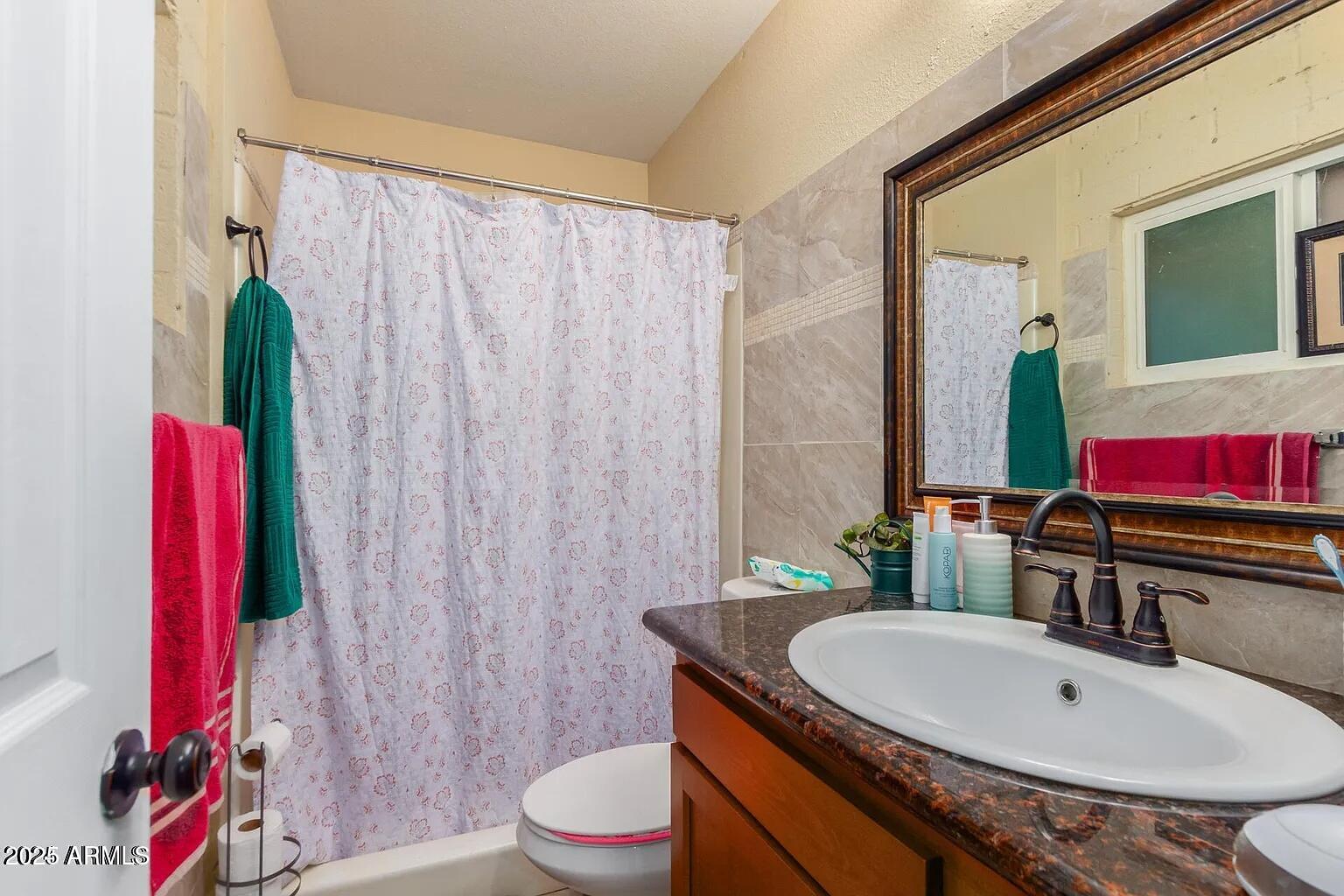 3121 West Greenway Road Phoenix, AZ 85053 - Photo 26 of 32 26 - Bathroom 3