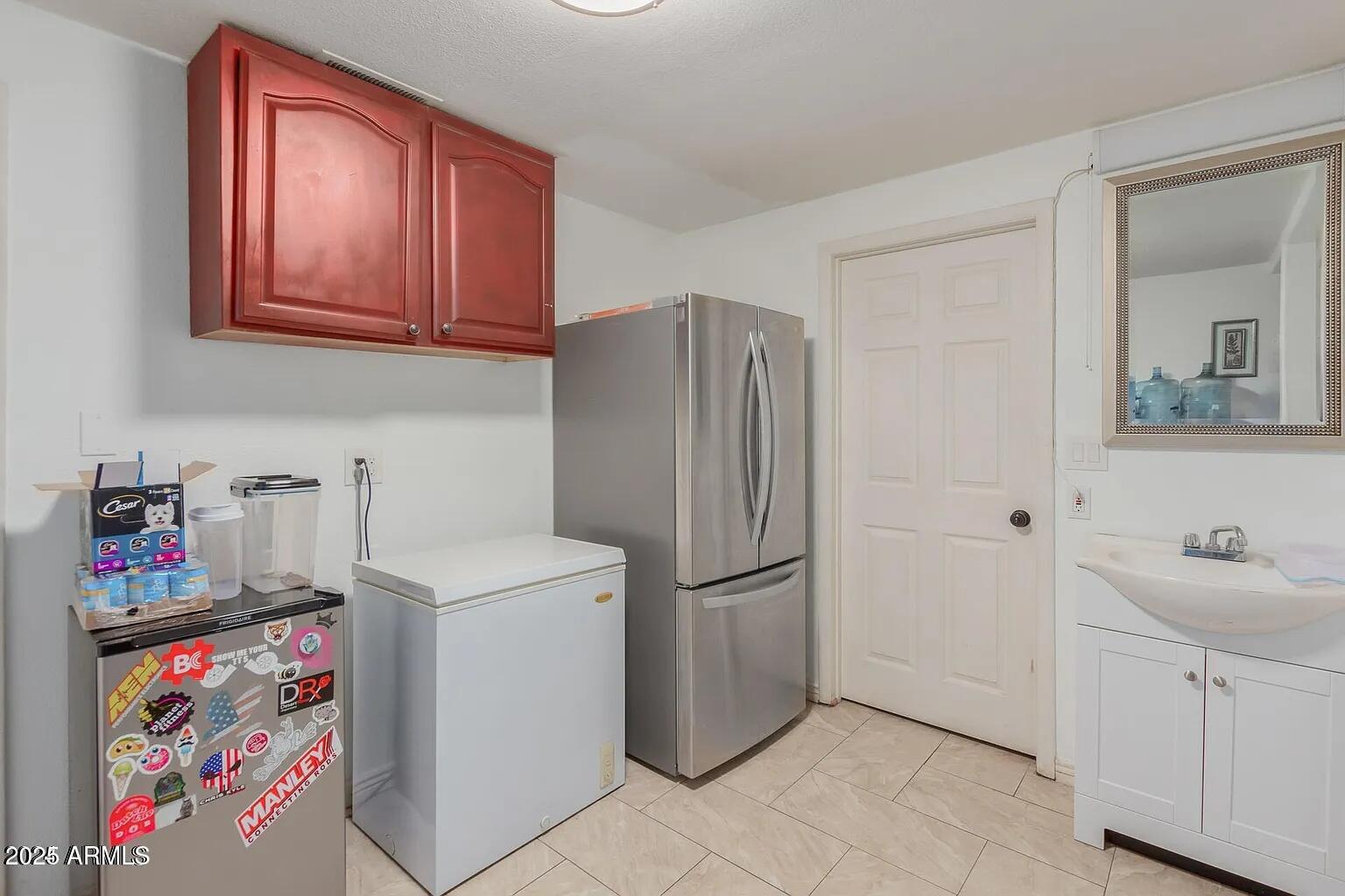 3121 West Greenway Road Phoenix, AZ 85053 - Photo 28 of 32 28 - Laundry Room