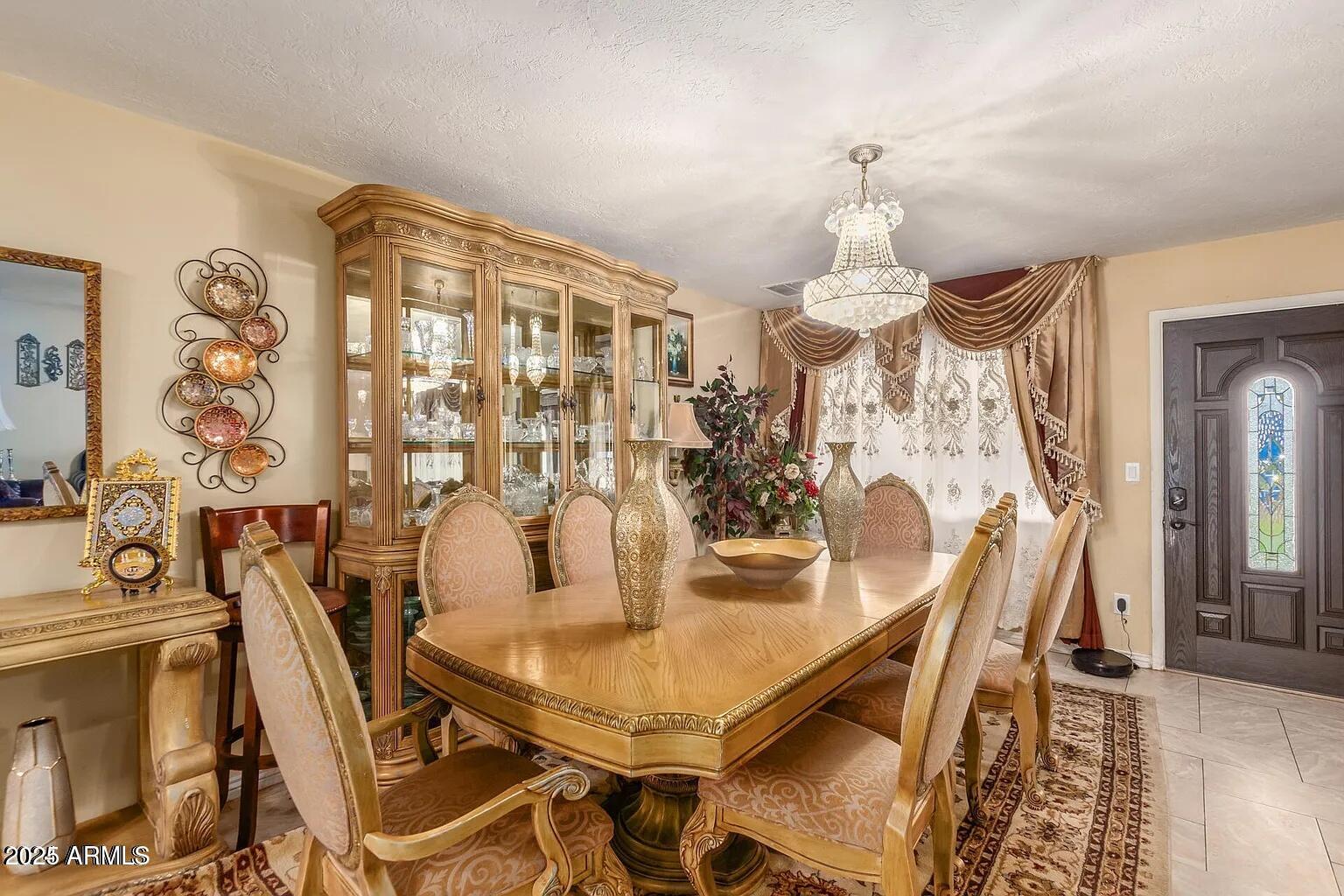 3121 West Greenway Road Phoenix, AZ 85053 - Photo 9 of 32 09 - Dining Area
