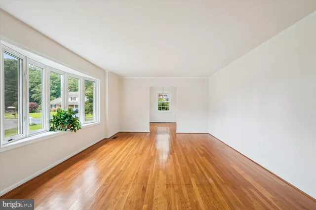 $795,900 | 18921 Clover Hill Lane, Olney, MD 20832