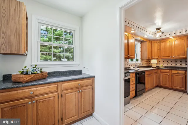 $795,900 | 18921 Clover Hill Lane, Olney, MD 20832