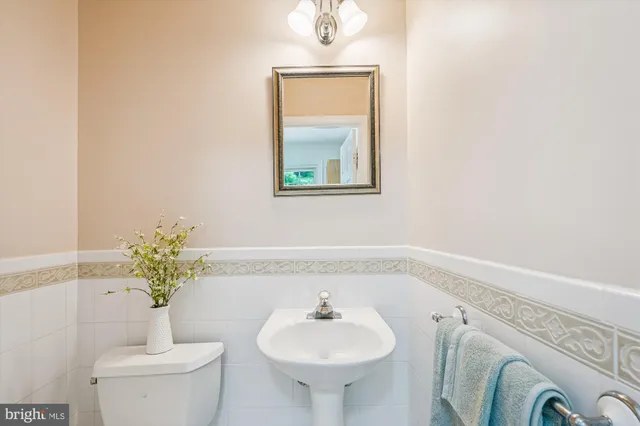 $795,900 | 18921 Clover Hill Lane, Olney, MD 20832