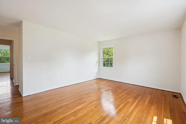 $795,900 | 18921 Clover Hill Lane, Olney, MD 20832