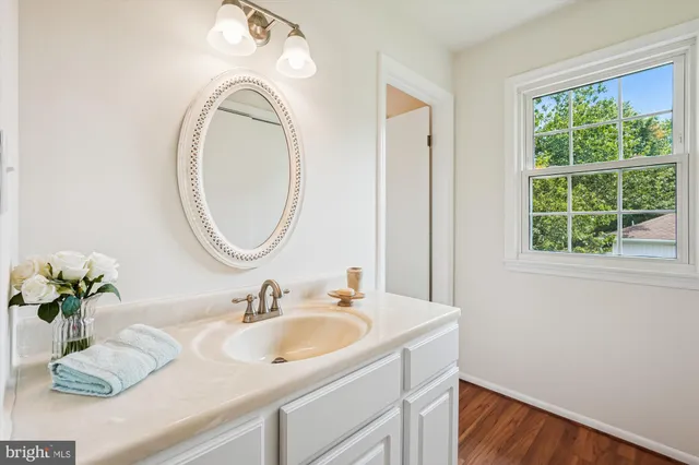 $795,900 | 18921 Clover Hill Lane, Olney, MD 20832