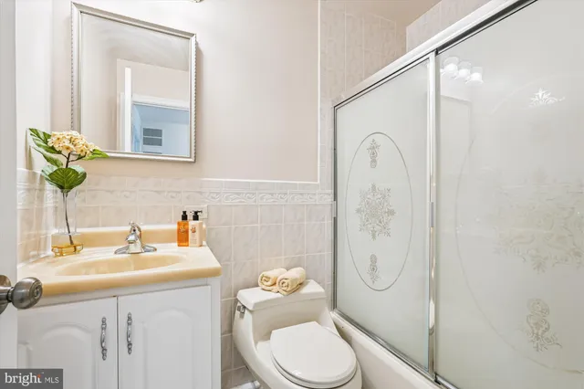 $795,900 | 18921 Clover Hill Lane, Olney, MD 20832