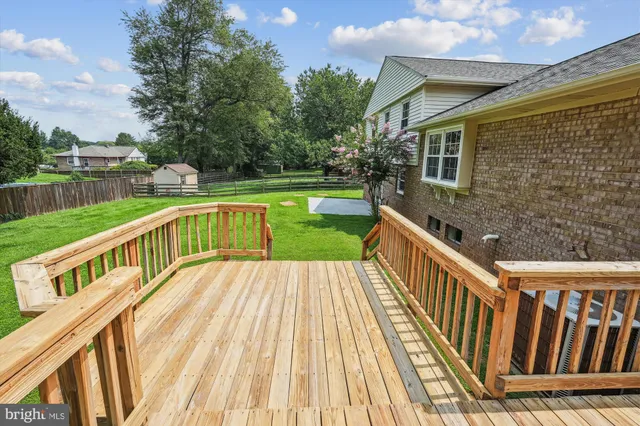 $795,900 | 18921 Clover Hill Lane, Olney, MD 20832