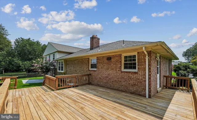 $795,900 | 18921 Clover Hill Lane, Olney, MD 20832