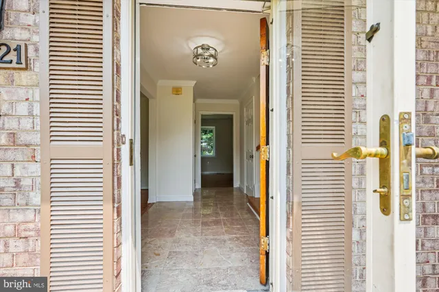 $795,900 | 18921 Clover Hill Lane, Olney, MD 20832