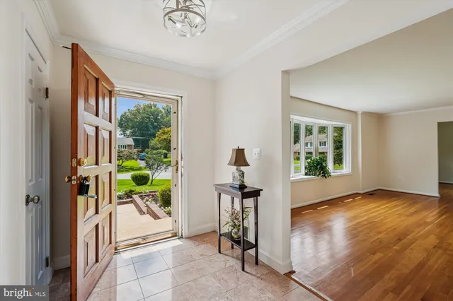 $795,900 | 18921 Clover Hill Lane, Olney, MD 20832