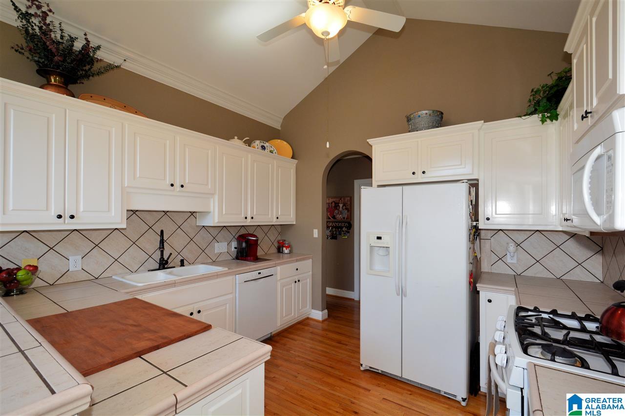 609 Meadow Ridge Drive Birmingham, AL 35242 - Photo 9 of 39