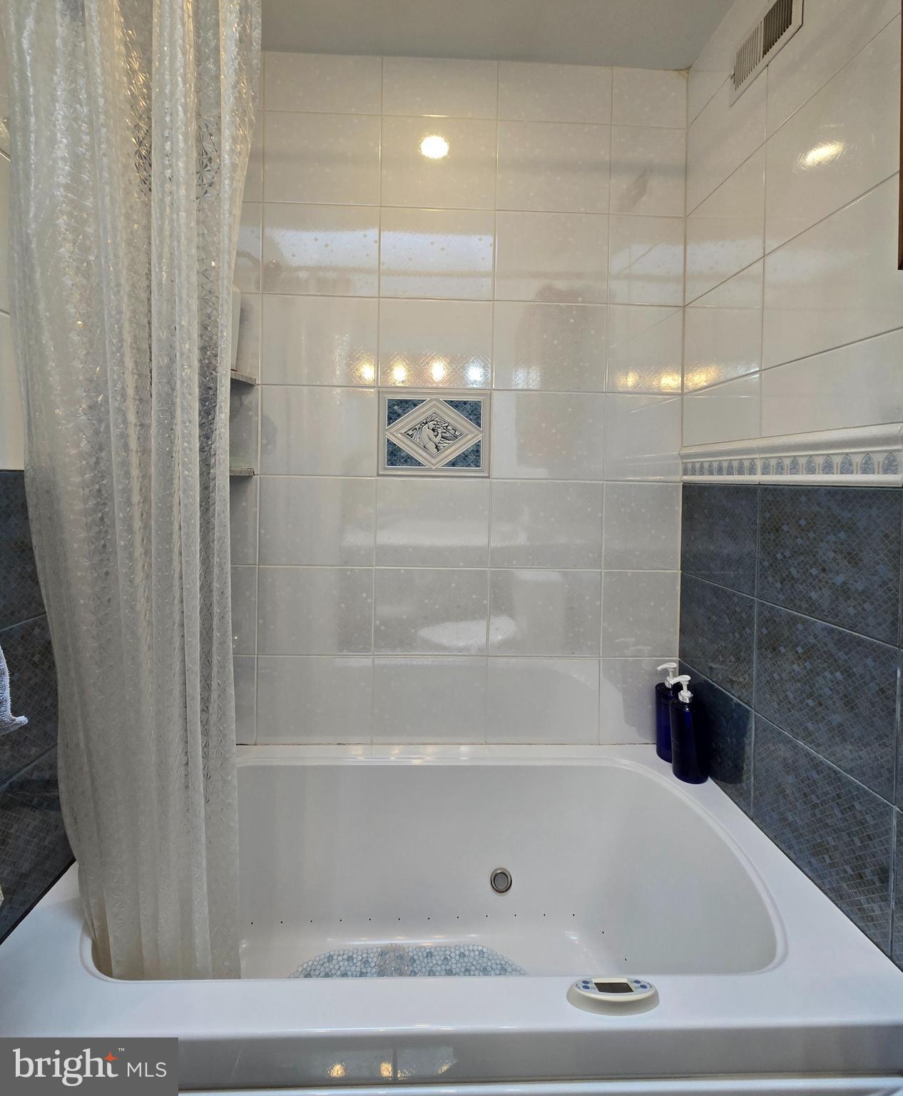 9916 Wingtip Road Philadelphia, PA 19115 - Photo 16 of 35 Gallery Image 16