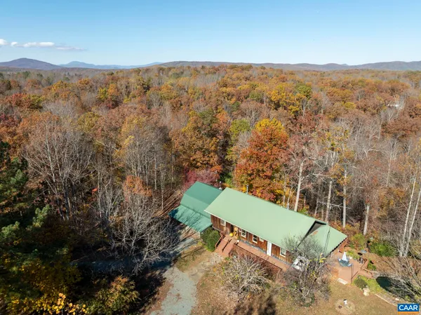 $895,000 | 9225 Howardsville Turnpike, Schuyler, VA 22969