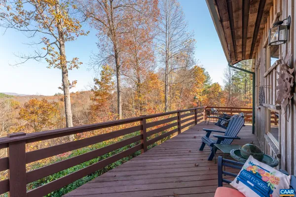$895,000 | 9225 Howardsville Turnpike, Schuyler, VA 22969