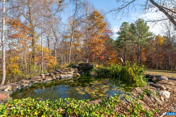 $895,000 | 9225 Howardsville Turnpike, Schuyler, VA 22969