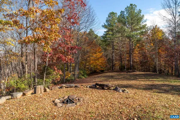 $895,000 | 9225 Howardsville Turnpike, Schuyler, VA 22969