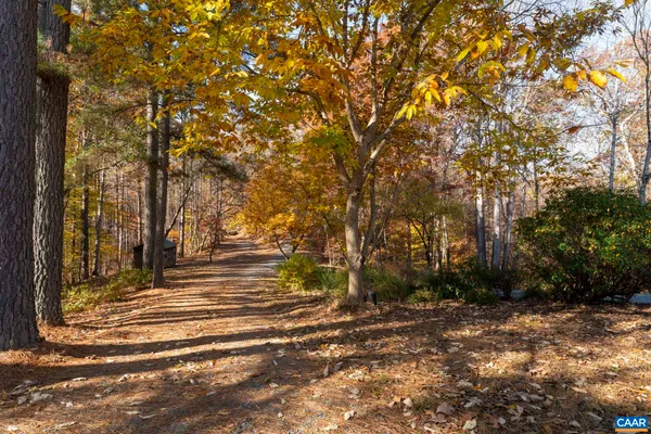 $895,000 | 9225 Howardsville Turnpike, Schuyler, VA 22969