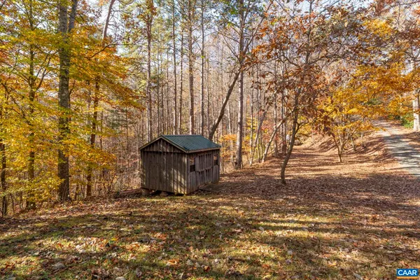 $895,000 | 9225 Howardsville Turnpike, Schuyler, VA 22969