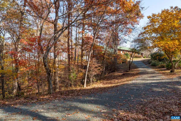 $895,000 | 9225 Howardsville Turnpike, Schuyler, VA 22969