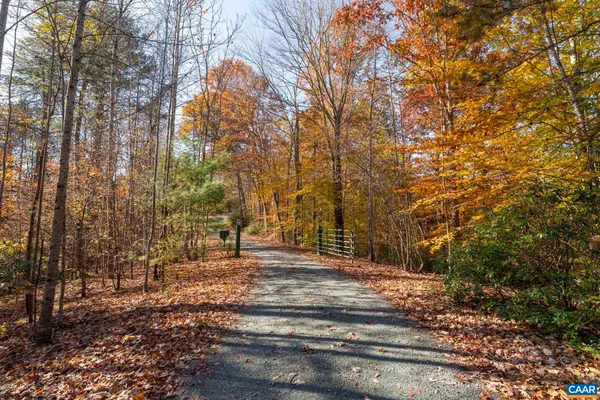 $895,000 | 9225 Howardsville Turnpike, Schuyler, VA 22969