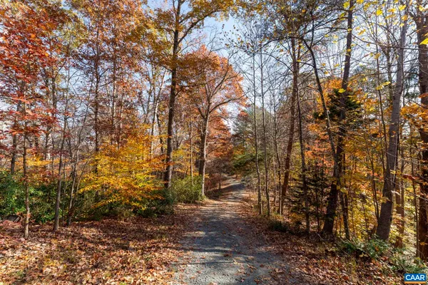 $895,000 | 9225 Howardsville Turnpike, Schuyler, VA 22969