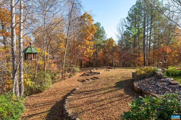 $895,000 | 9225 Howardsville Turnpike, Schuyler, VA 22969