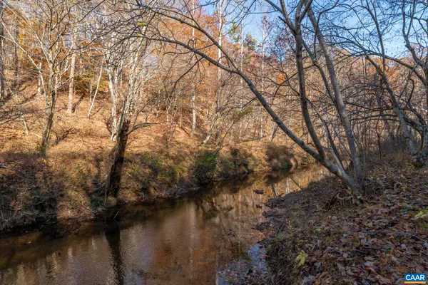 $895,000 | 9225 Howardsville Turnpike, Schuyler, VA 22969