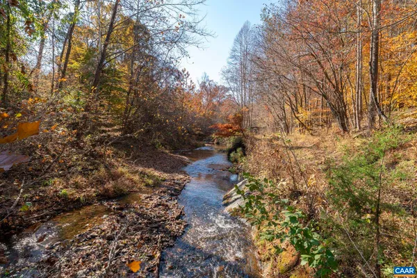 $895,000 | 9225 Howardsville Turnpike, Schuyler, VA 22969