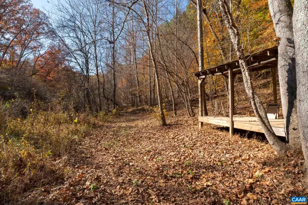 $895,000 | 9225 Howardsville Turnpike, Schuyler, VA 22969