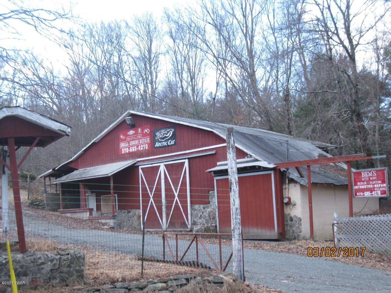 237 Rowland Road Greeley, PA 18425 - Photo 3 of 13 3-garage