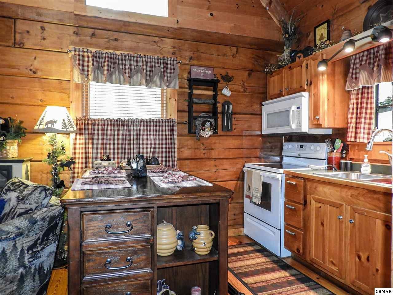 253 Cherokee Path Way Sevierville, TN 37876 - Photo 14 of 36 Gallery Image 14