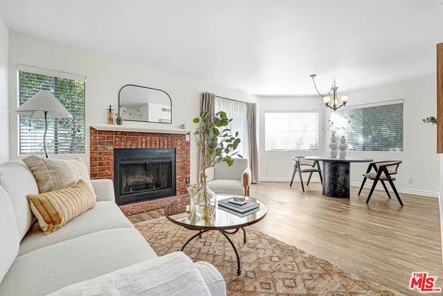 $549,995 | 1890 Rory Lane, Unit 2, Simi Valley, CA 93063