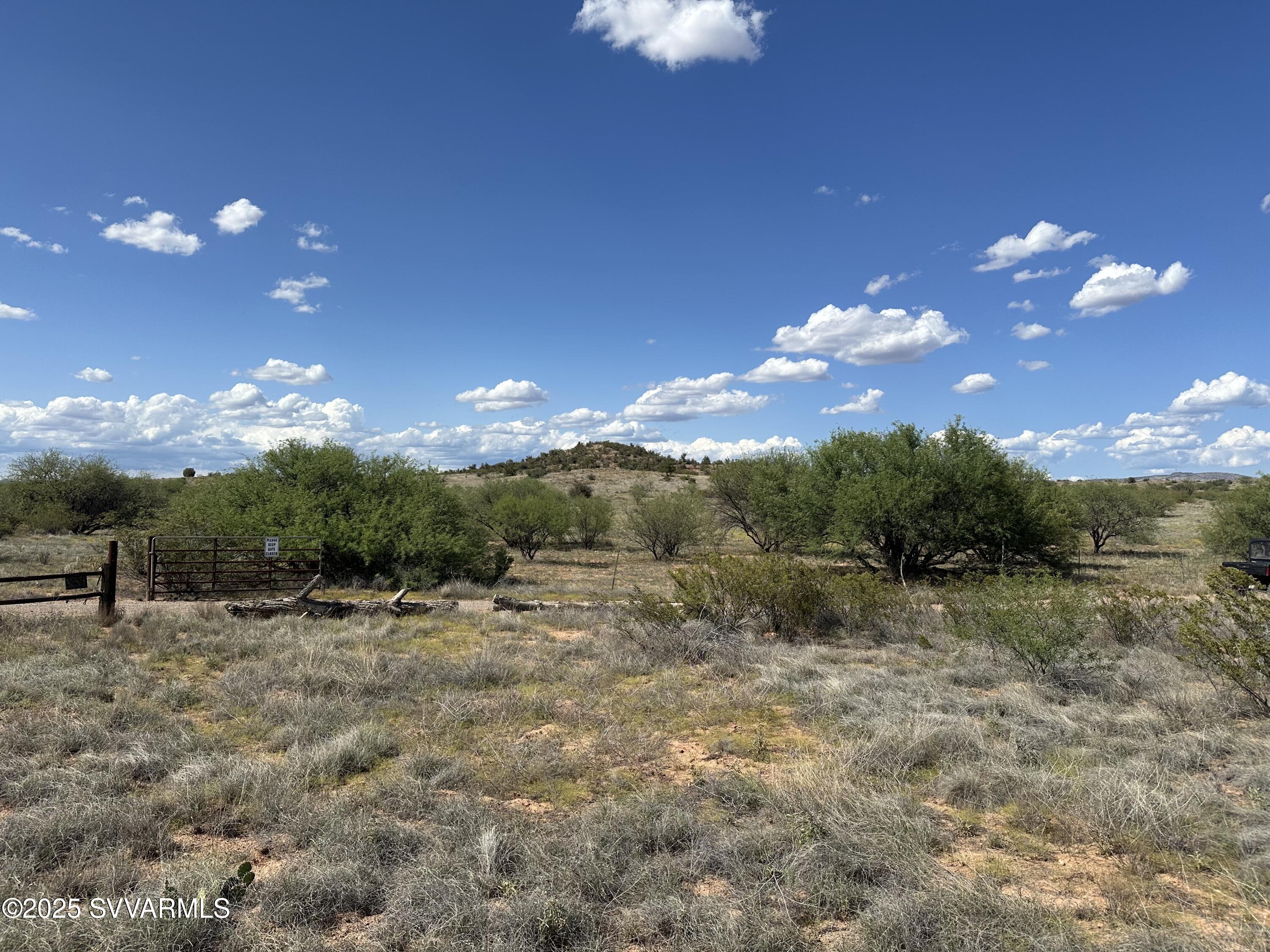 2075 South Tissaw Road Cornville, AZ 86325 - Photo 6 of 15 a view of a pathway with a yard