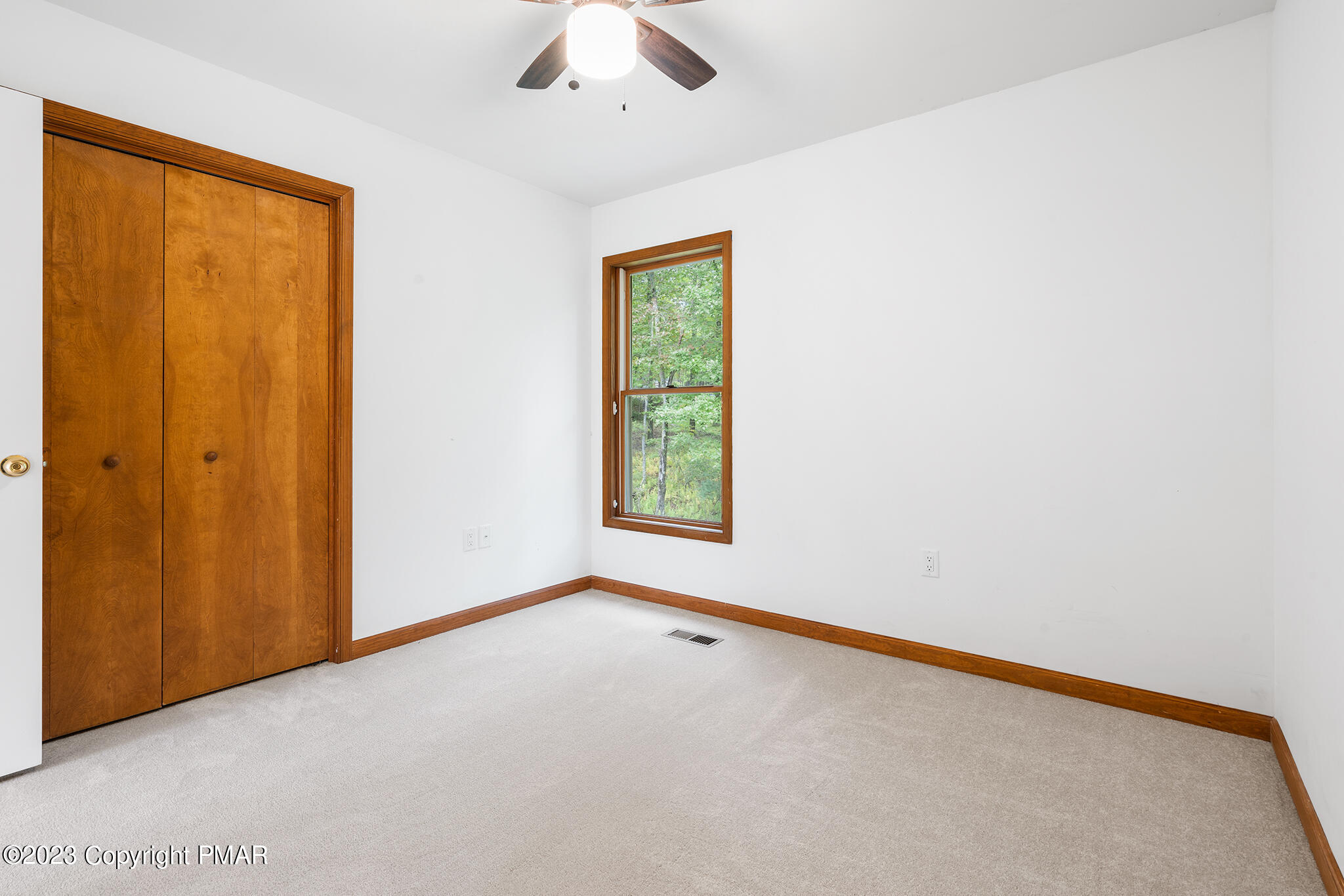 229 Ravenhill Road Tamiment, PA 18371 - Photo 23 of 28 229 Ravenhill Rd-Lehman Township-PA-23