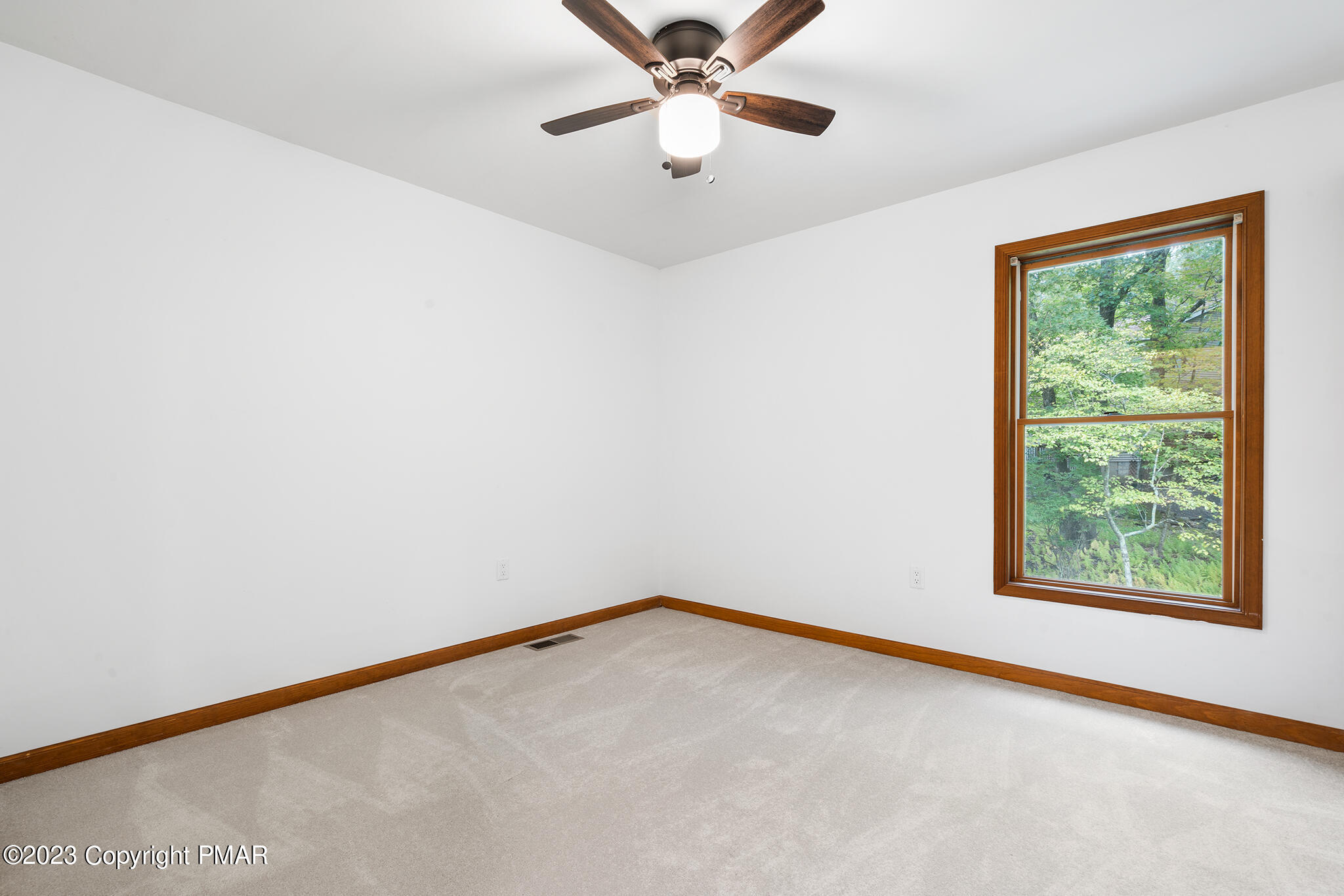 229 Ravenhill Road Tamiment, PA 18371 - Photo 24 of 28 229 Ravenhill Rd-Lehman Township-PA-24