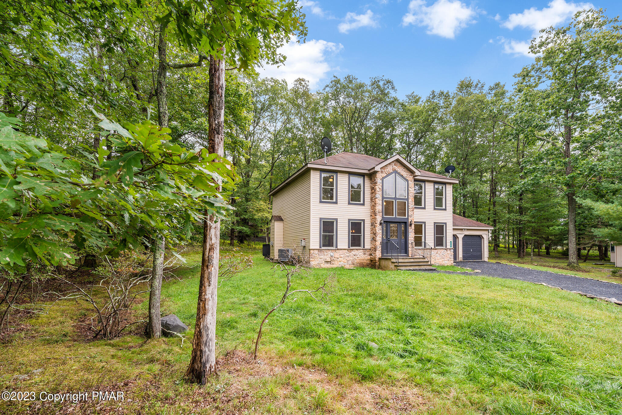 229 Ravenhill Road Tamiment, PA 18371 - Photo 3 of 28 229 Ravenhill Rd-Lehman Township-PA-03
