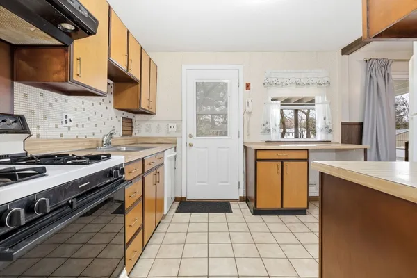 $625,000 | 3 Hills Road, Middleton, MA 01949