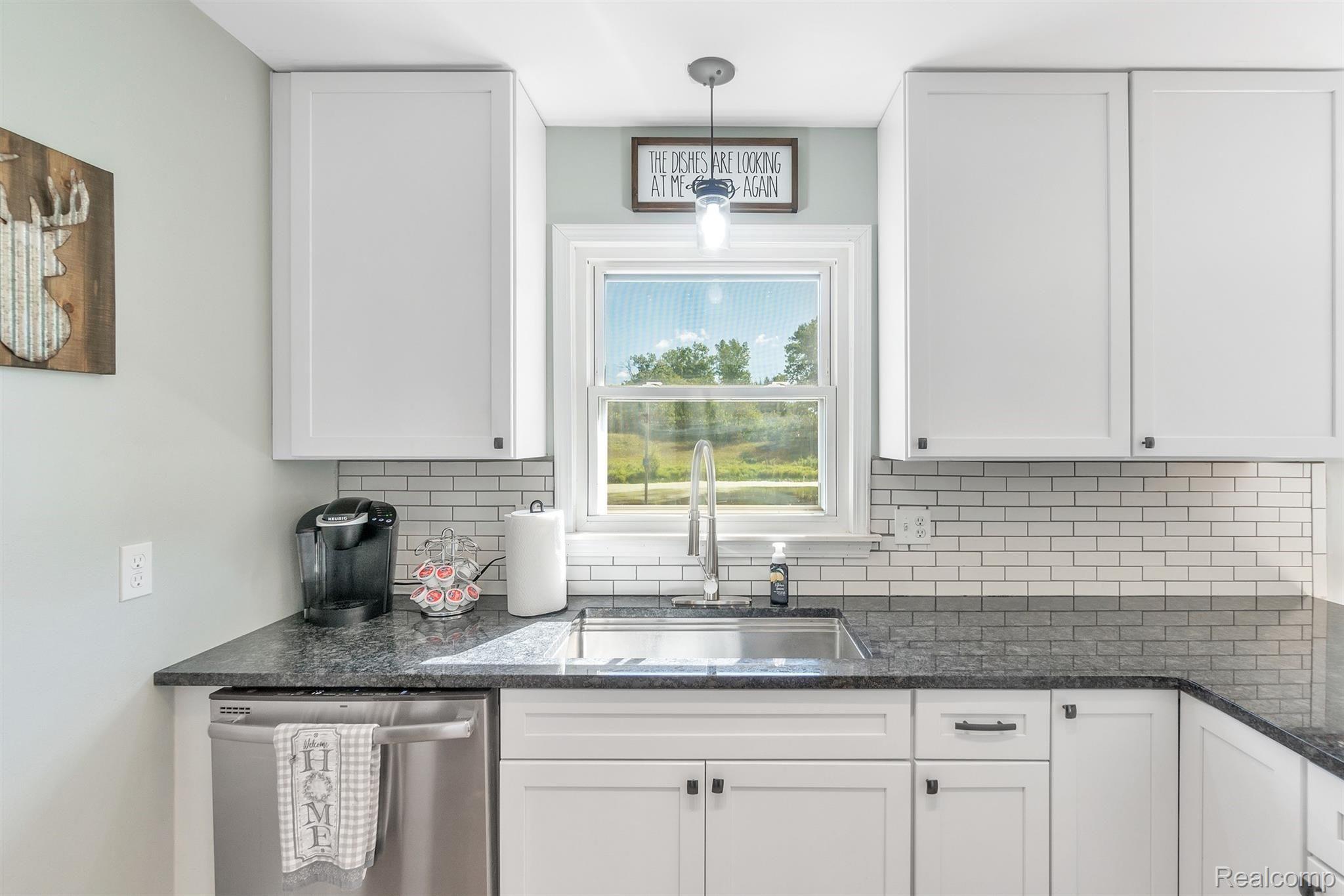 5050 Edgar Road Clarkston, MI 48346 - Photo 13 of 47 13-5050-Edgar-WindowStill-Real-Esta.jpg